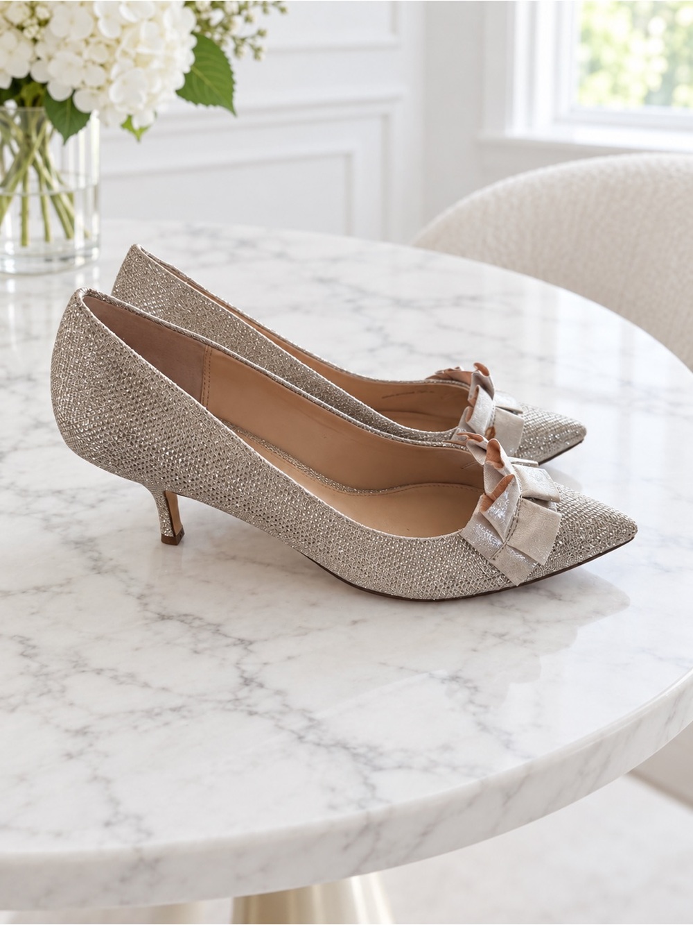 Nina New York silver glitter pointed-toe pumps, size 8.5M / EU 38.5